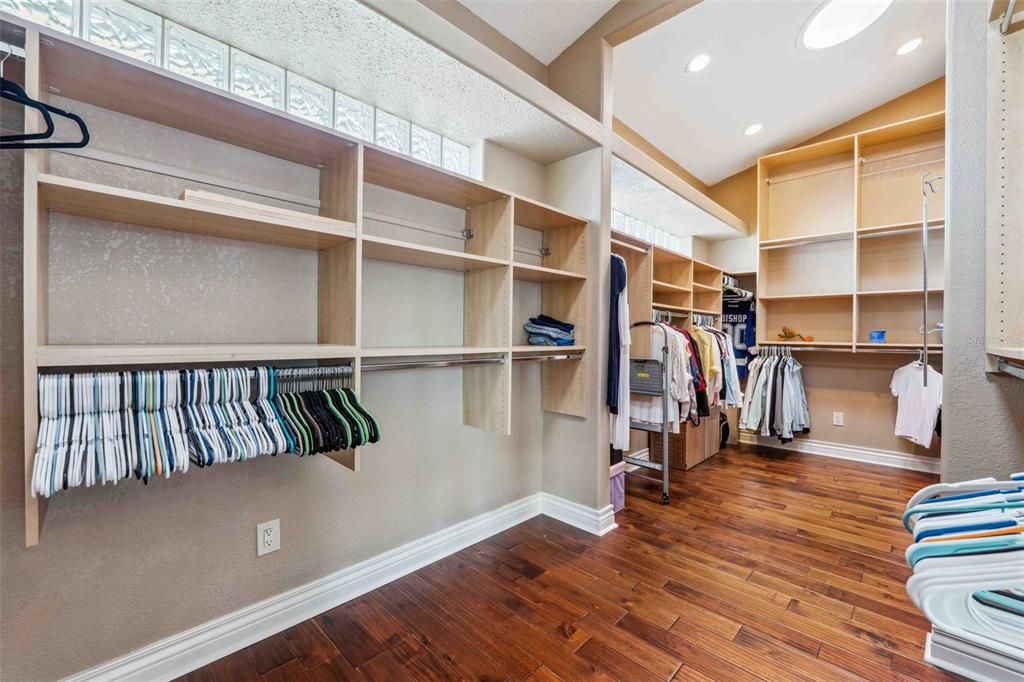 Interior, Recessed Lighting, Walk-in Closets, Wood Texture Flooring