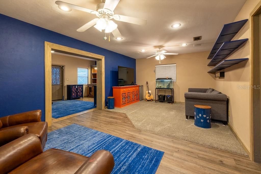 Interior, Recessed Lighting, Wood Texture Flooring