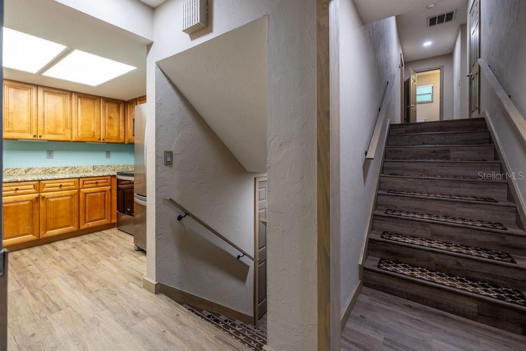 Interior, Recessed Lighting, Wood Texture Flooring