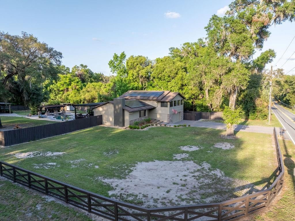 Backyard, Exterior