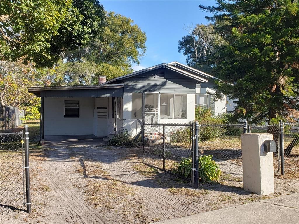 Backyard, Exterior, Facade, Ranch
