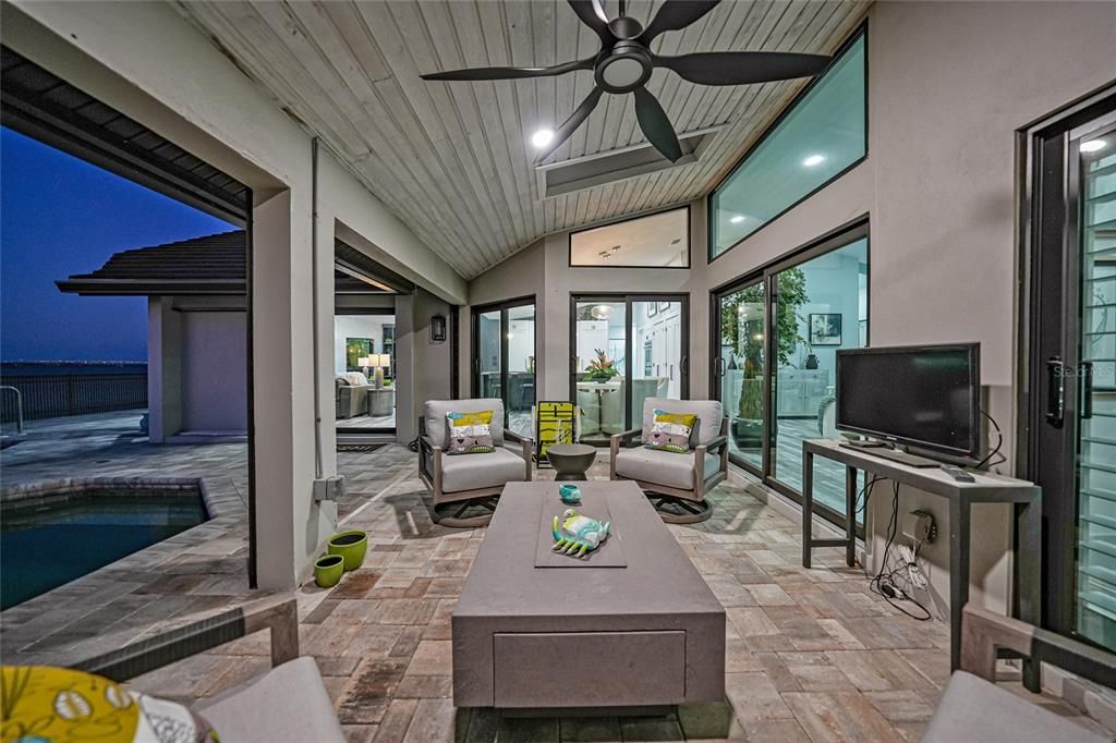 Exterior, Interior, Living room, Pool, Recessed Lighting