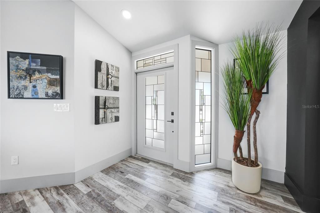 Interior, Recessed Lighting, Wood Texture Flooring