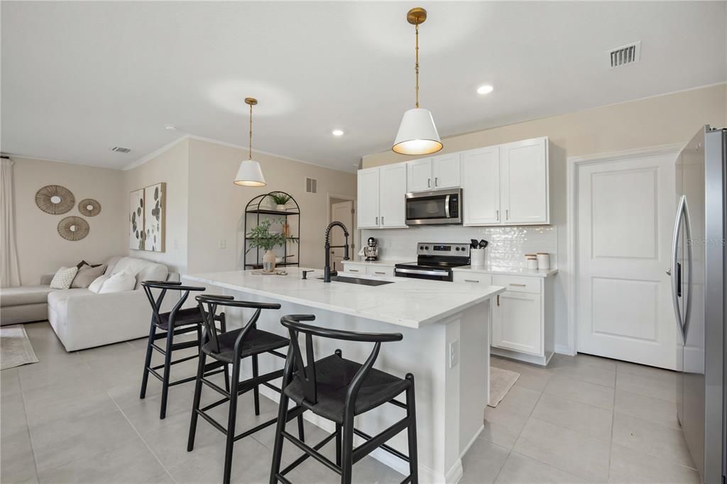 Interior, Kitchen, Living room, Pendant Lights, Recessed Lighting, Stainless Steel Appliances