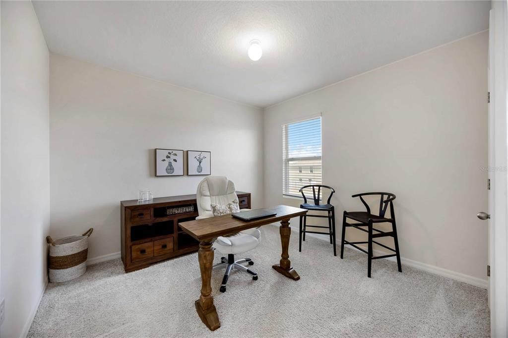 Home Office, Interior
