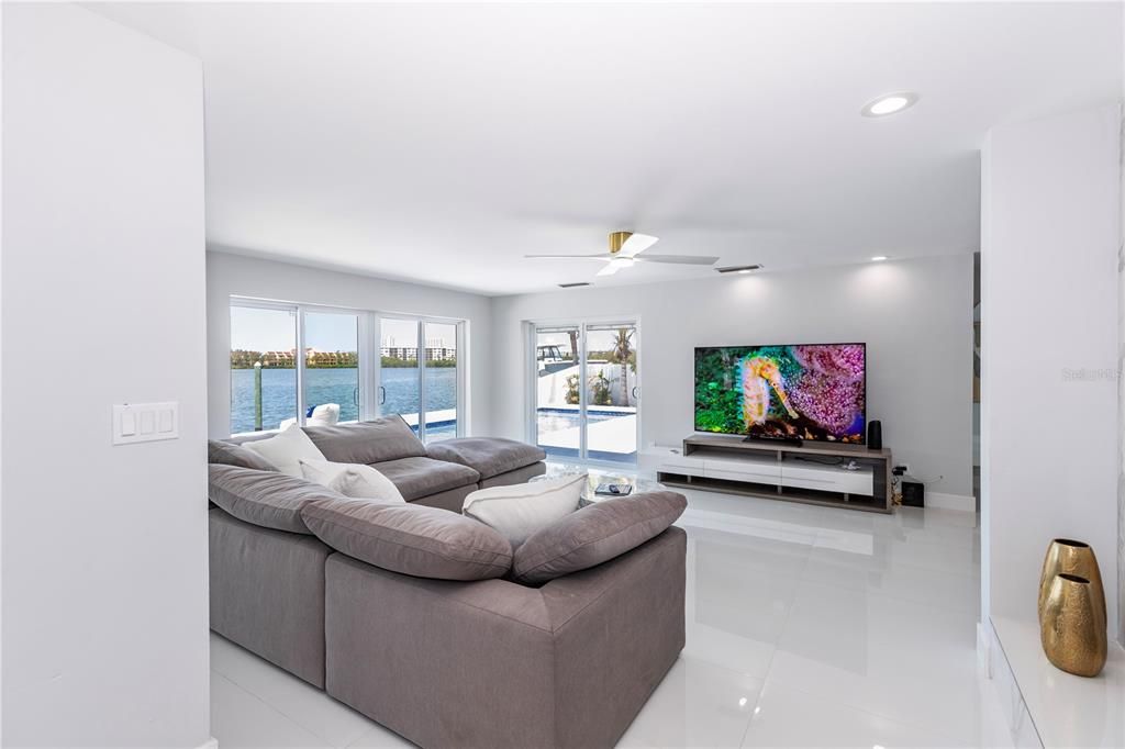 Interior, Living room, Recessed Lighting, Water