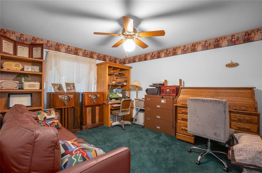 Home Office, Interior