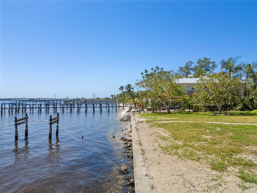 Exterior, Lake