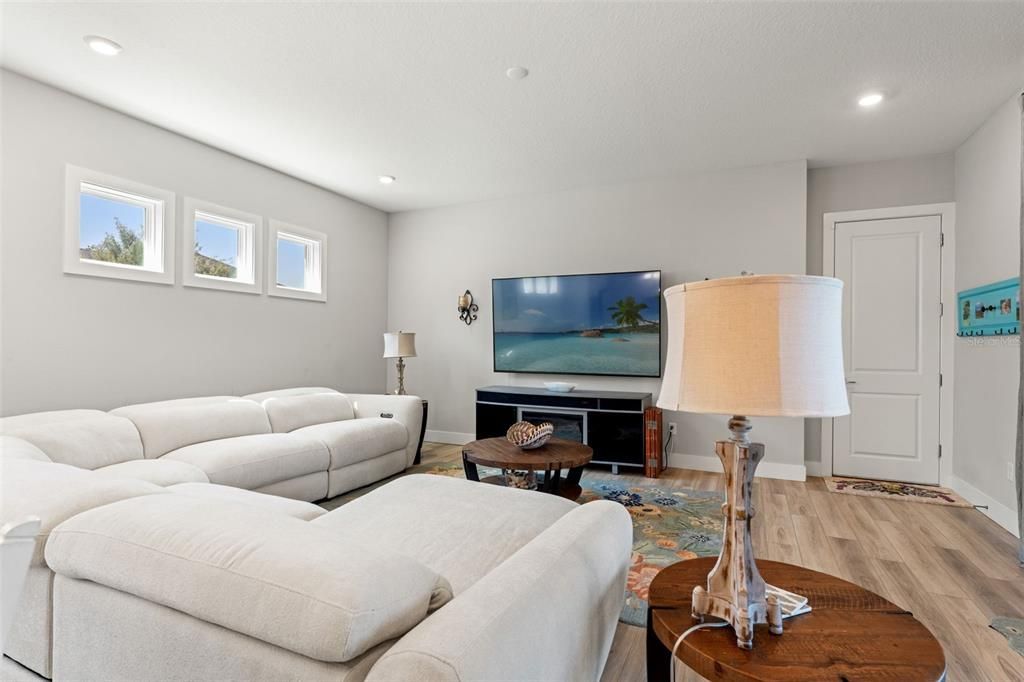 Interior, Living room, Recessed Lighting, Wood Texture Flooring