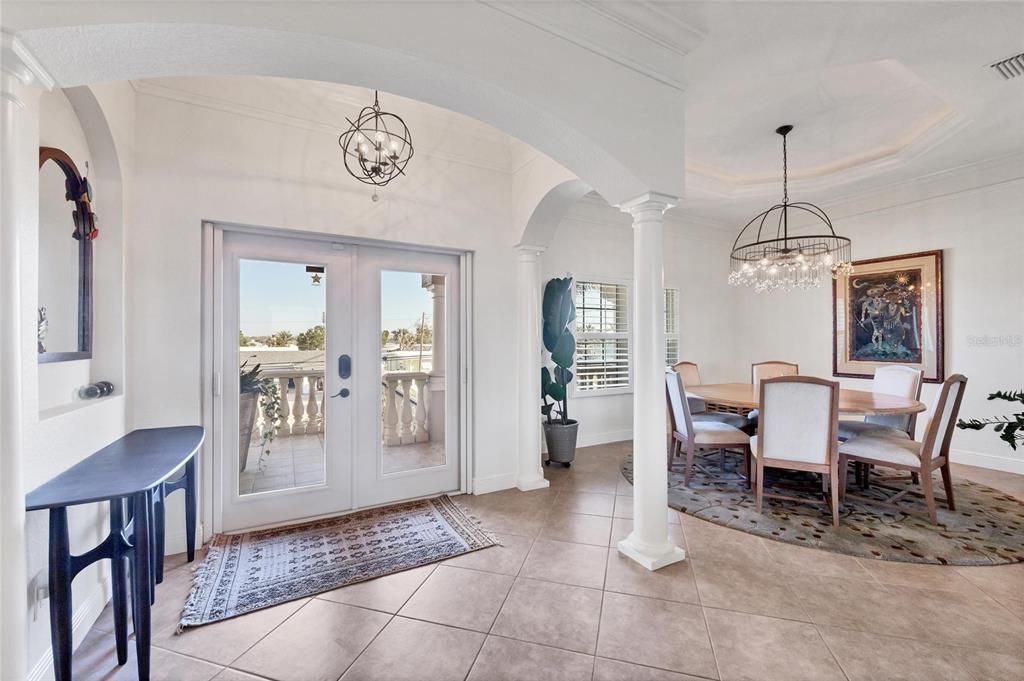 Chandelier, Dining room, Interior, Pendant Lights