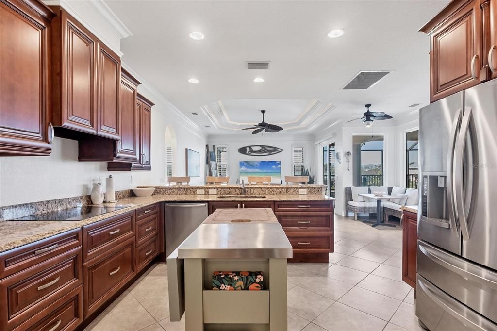 Dining room, Interior, Kitchen, Recessed Lighting, Stainless Steel Appliances