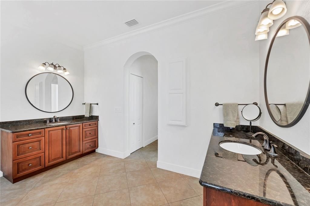 Bathroom, Dual Sink Vanities, Interior