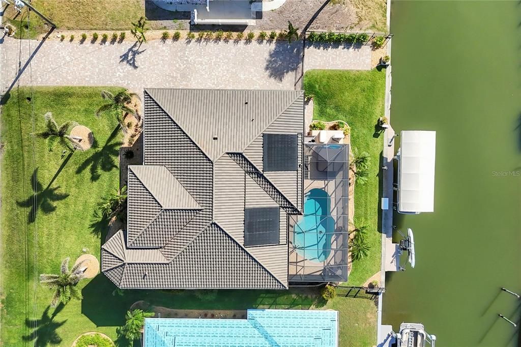 Exterior, Drone
