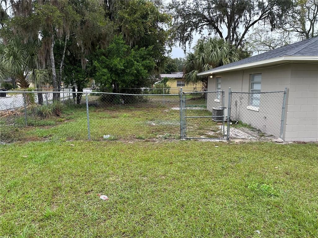 Backyard, Exterior