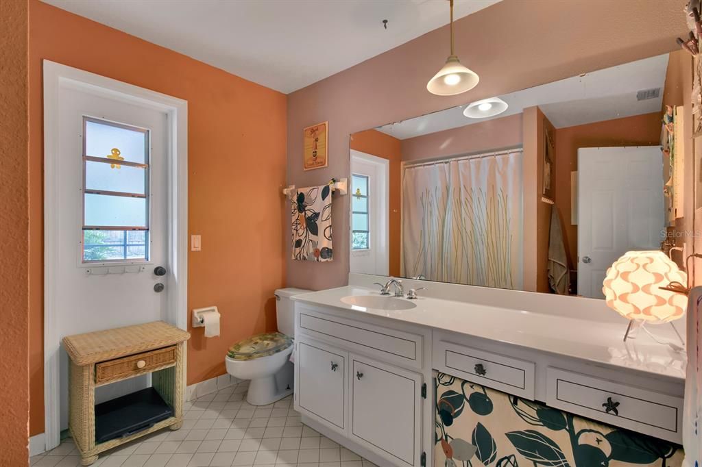 Bathroom, Interior, Pendant Lights