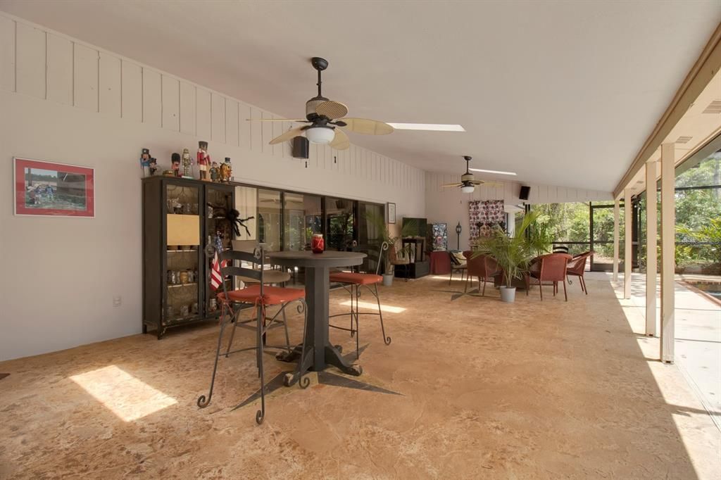 Dining room, Interior