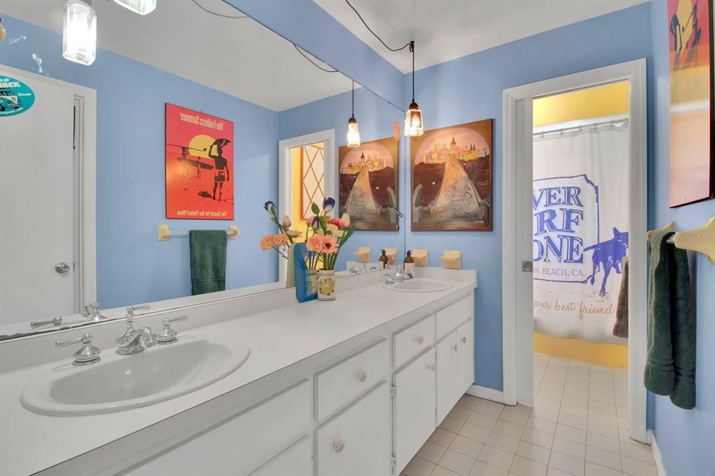 Bathroom, Dual Sink Vanities, Interior, Pendant Lights