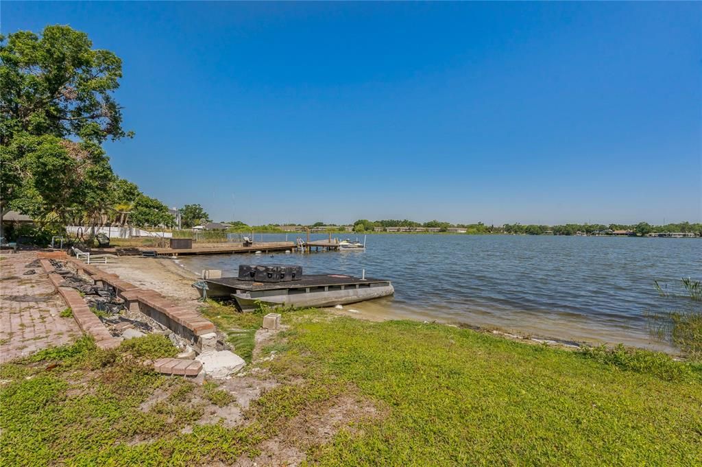 Exterior, Lake