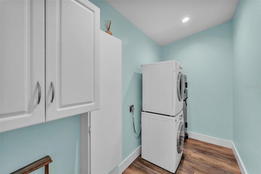 Interior, Recessed Lighting, Utility Closets, Washer, Wood Texture Flooring
