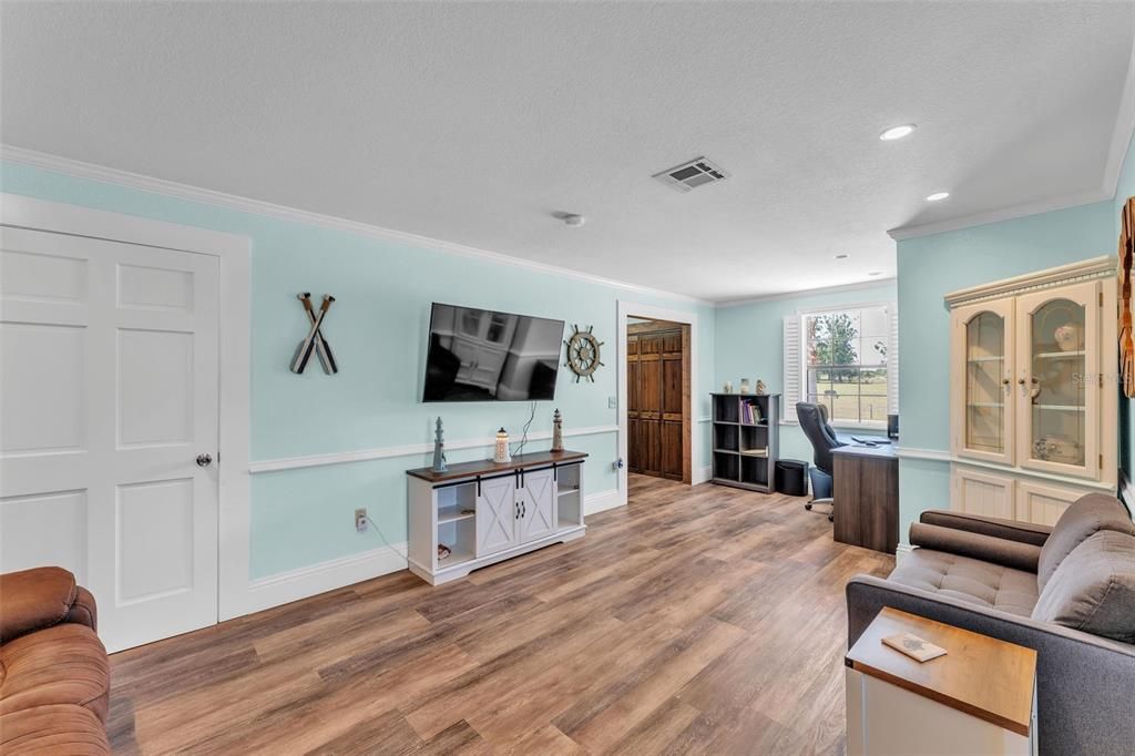 Interior, Recessed Lighting, Wood Texture Flooring