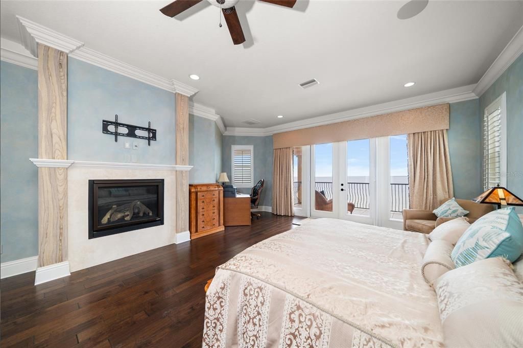 Bedroom, Fireplace, Interior, Recessed Lighting, Wood Texture Flooring