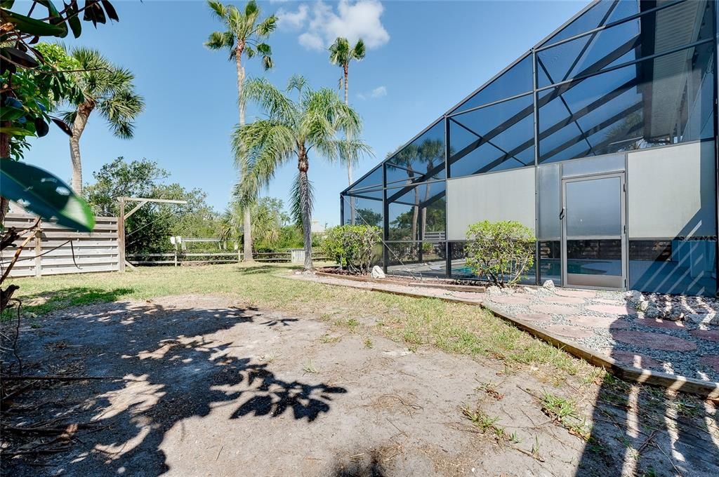 Backyard, Exterior