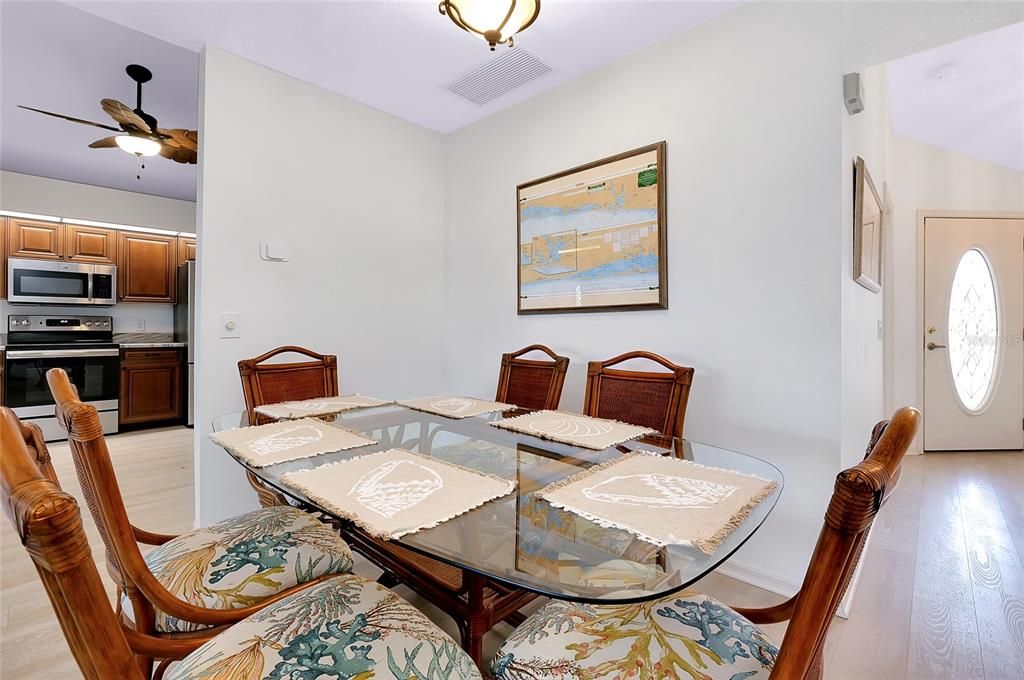 Dining room, Interior, Kitchen, Stainless Steel Appliances, Wood Texture Flooring