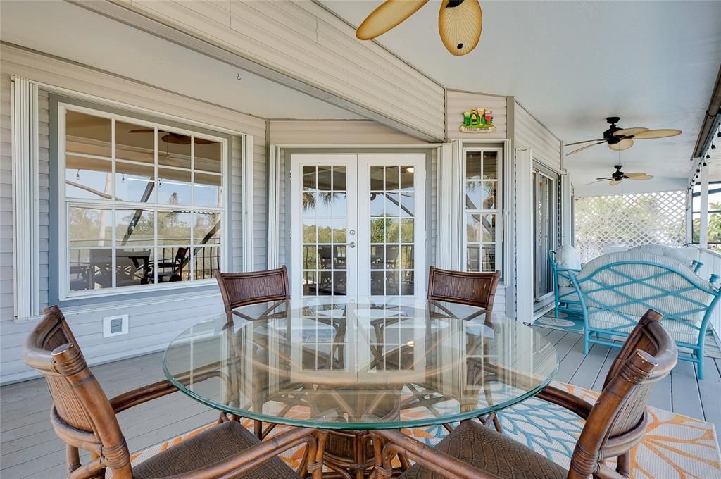 Dining room, Interior