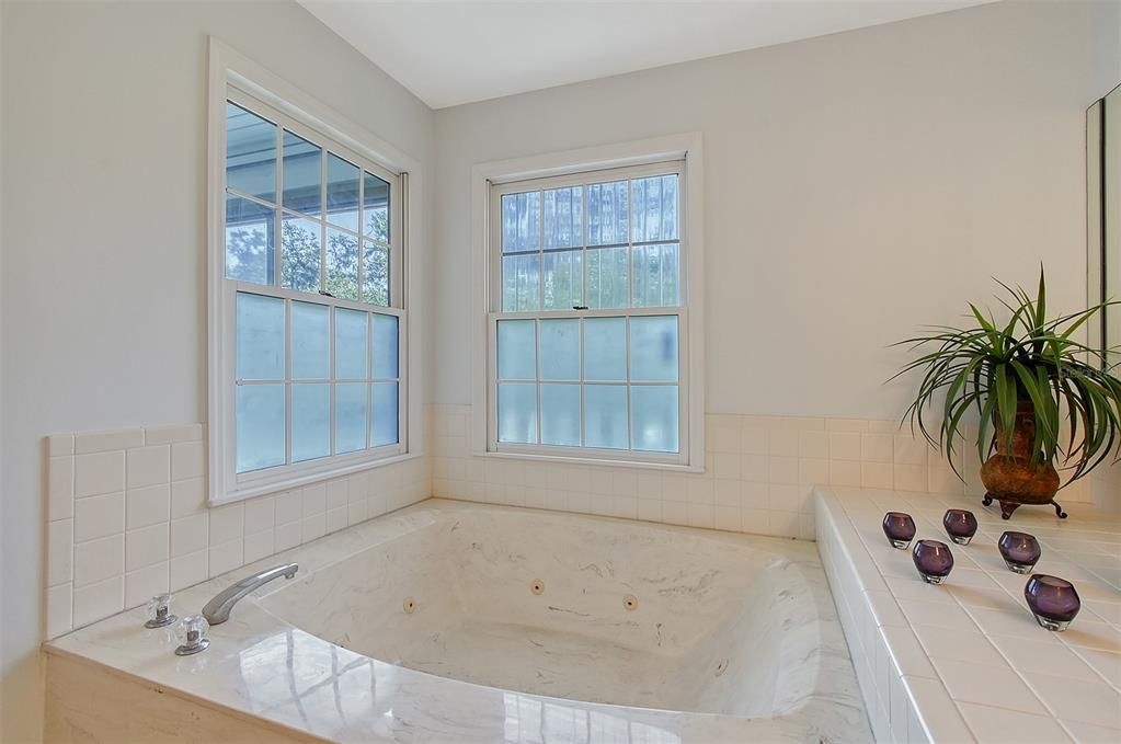 Bathroom, Interior, Tile Countertops