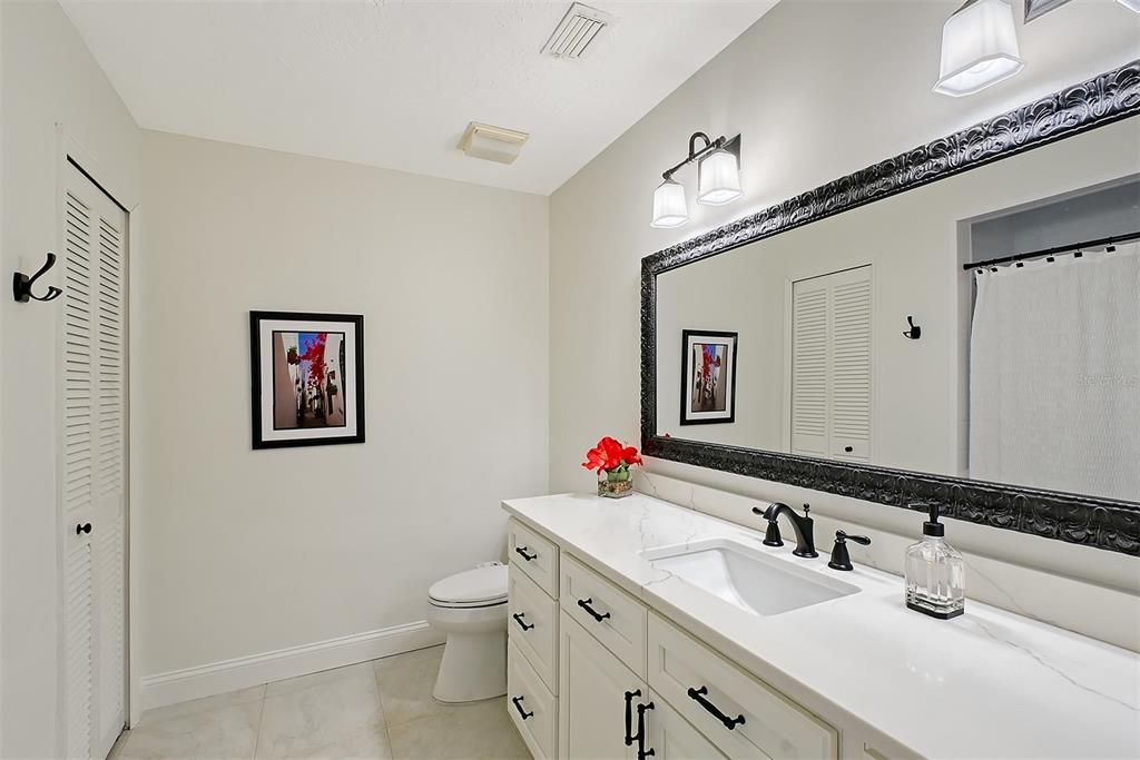 Bathroom, Dual Sink Vanities, Interior