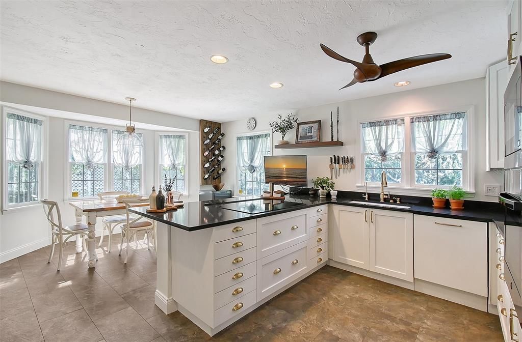 Dining room, Interior, Kitchen, Pendant Lights, Recessed Lighting