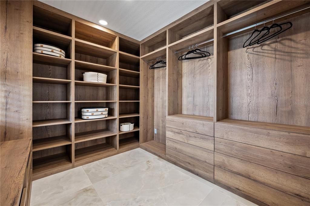 Interior, Recessed Lighting, Walk-in Closets