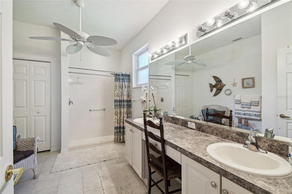Bathroom, Dual Sink Vanities, Interior
