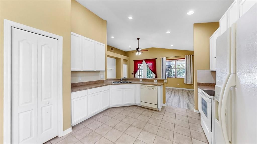 Interior, Kitchen, Recessed Lighting