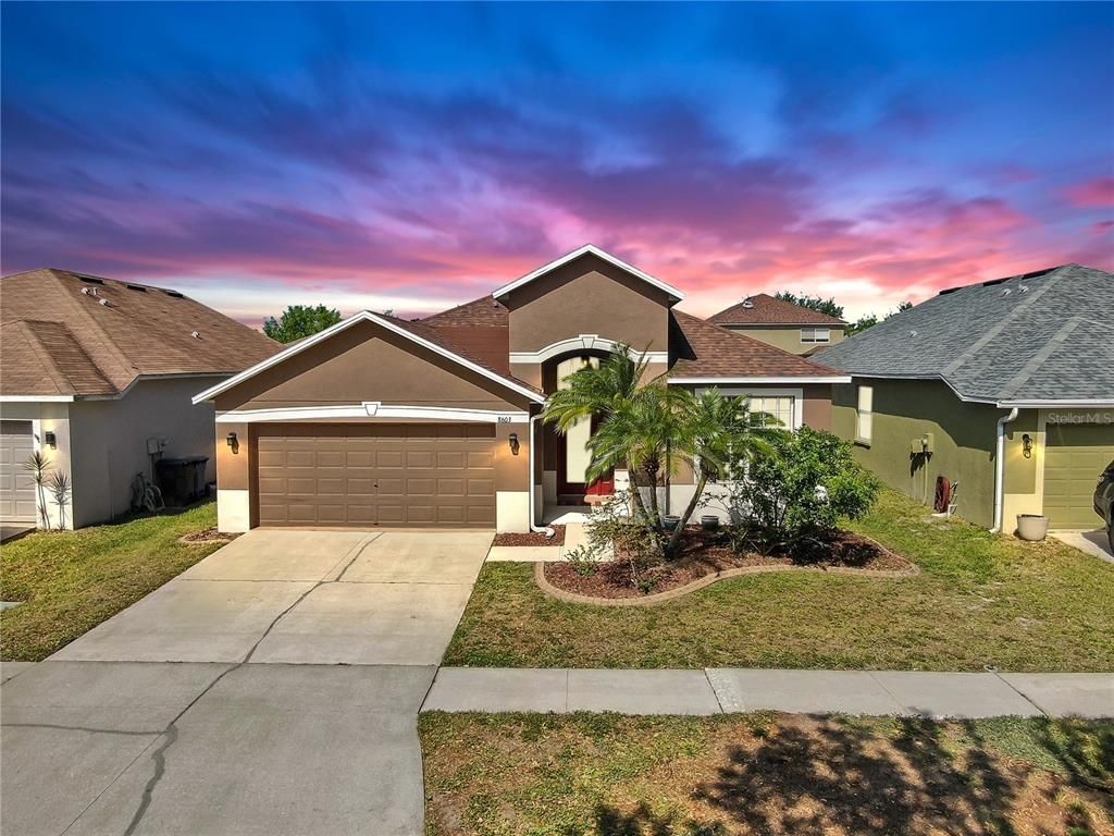 Attached, Exterior, Facade, Ranch