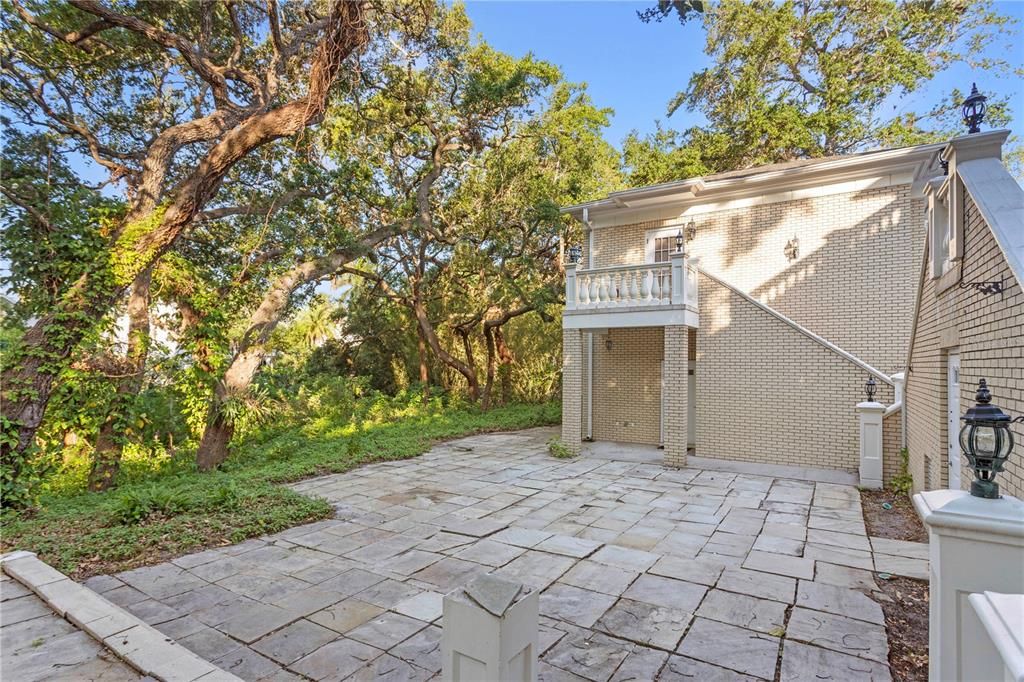 Backyard, Exterior