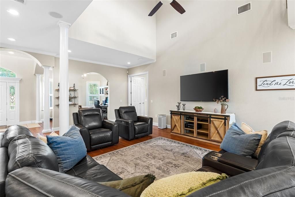 Interior, Living room, Recessed Lighting, Wood Texture Flooring