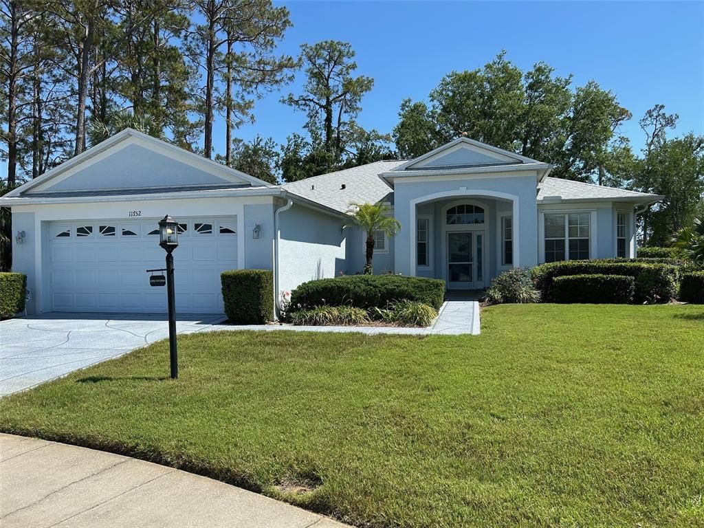 Attached, Exterior, Facade, Ranch