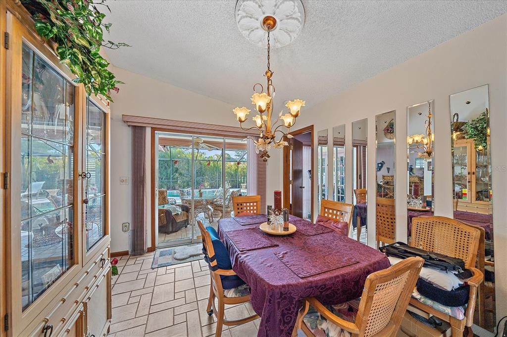 Chandelier, Dining room, Interior