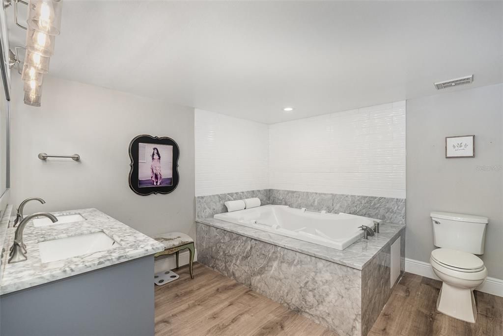 Bathroom, Interior, Recessed Lighting, Wood Texture Flooring