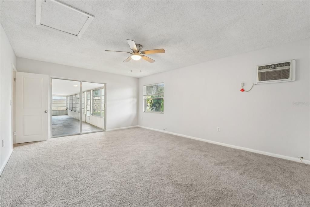 Empty room, Interior, Recessed Lighting