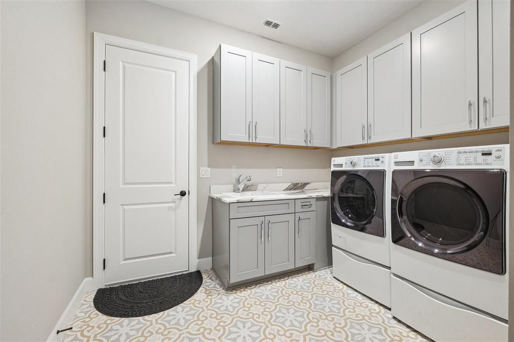 Interior, Washer