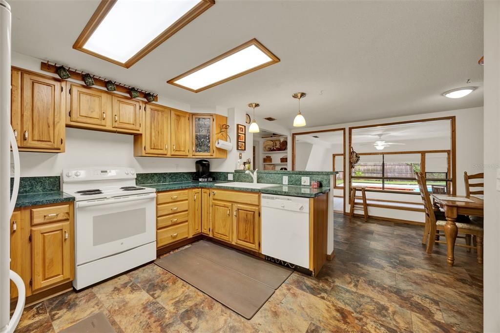 Dining room, Interior, Kitchen, Pendant Lights, Wood Texture Flooring