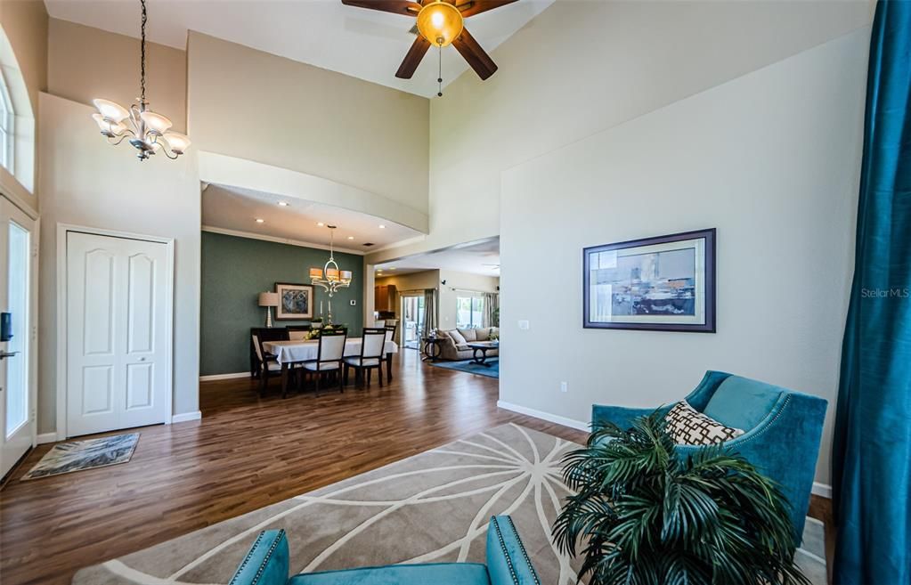 Chandelier, Dining room, Interior, Pendant Lights, Recessed Lighting, Wood Texture Flooring