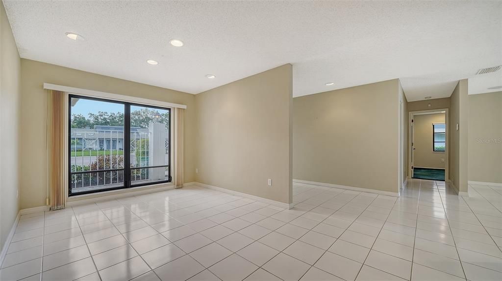 Empty room, Interior, Recessed Lighting