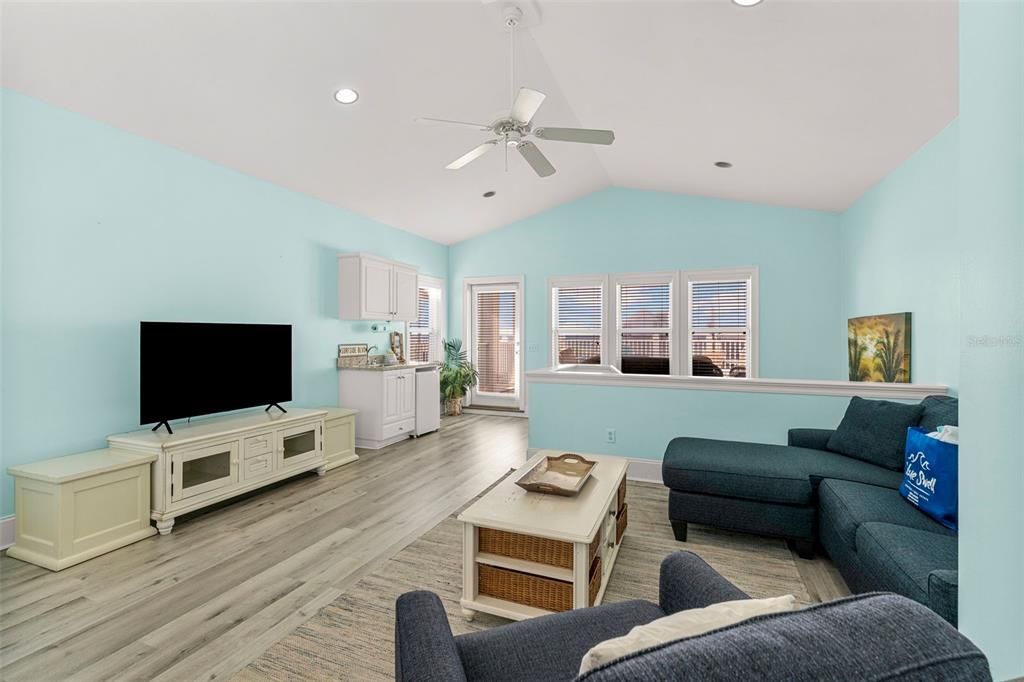 Interior, Living room, Recessed Lighting, Wood Texture Flooring