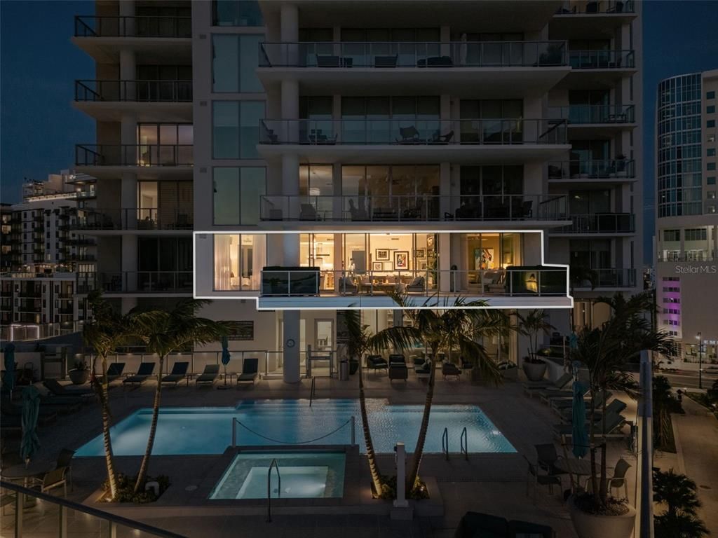 Exterior, Pool