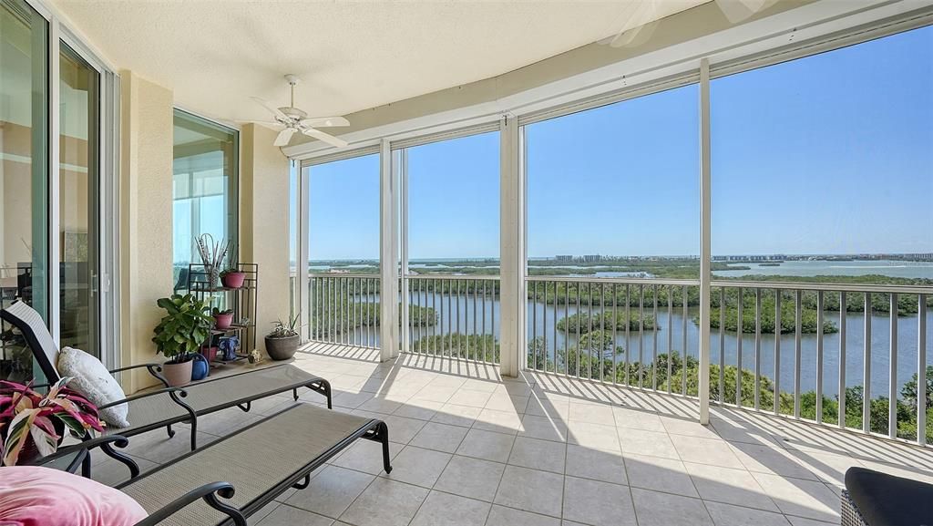 Interior, Sun Room, Water