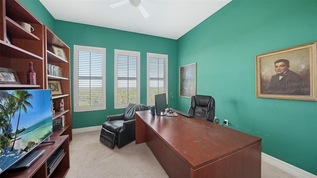 Home Office, Interior