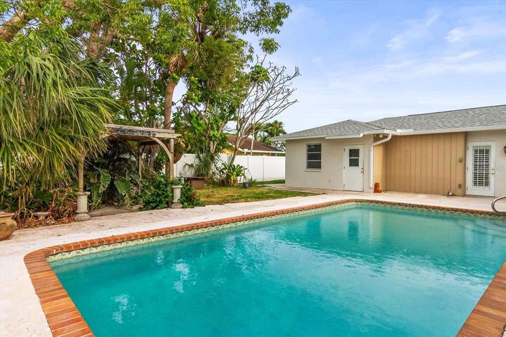 Exterior, Pool
